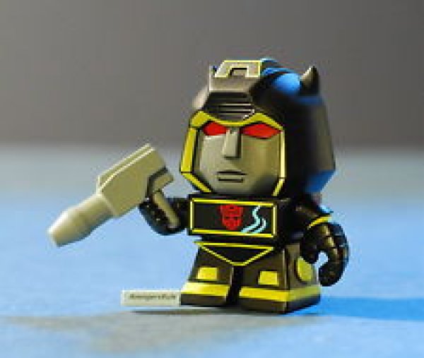 loyalsubjects2-03a